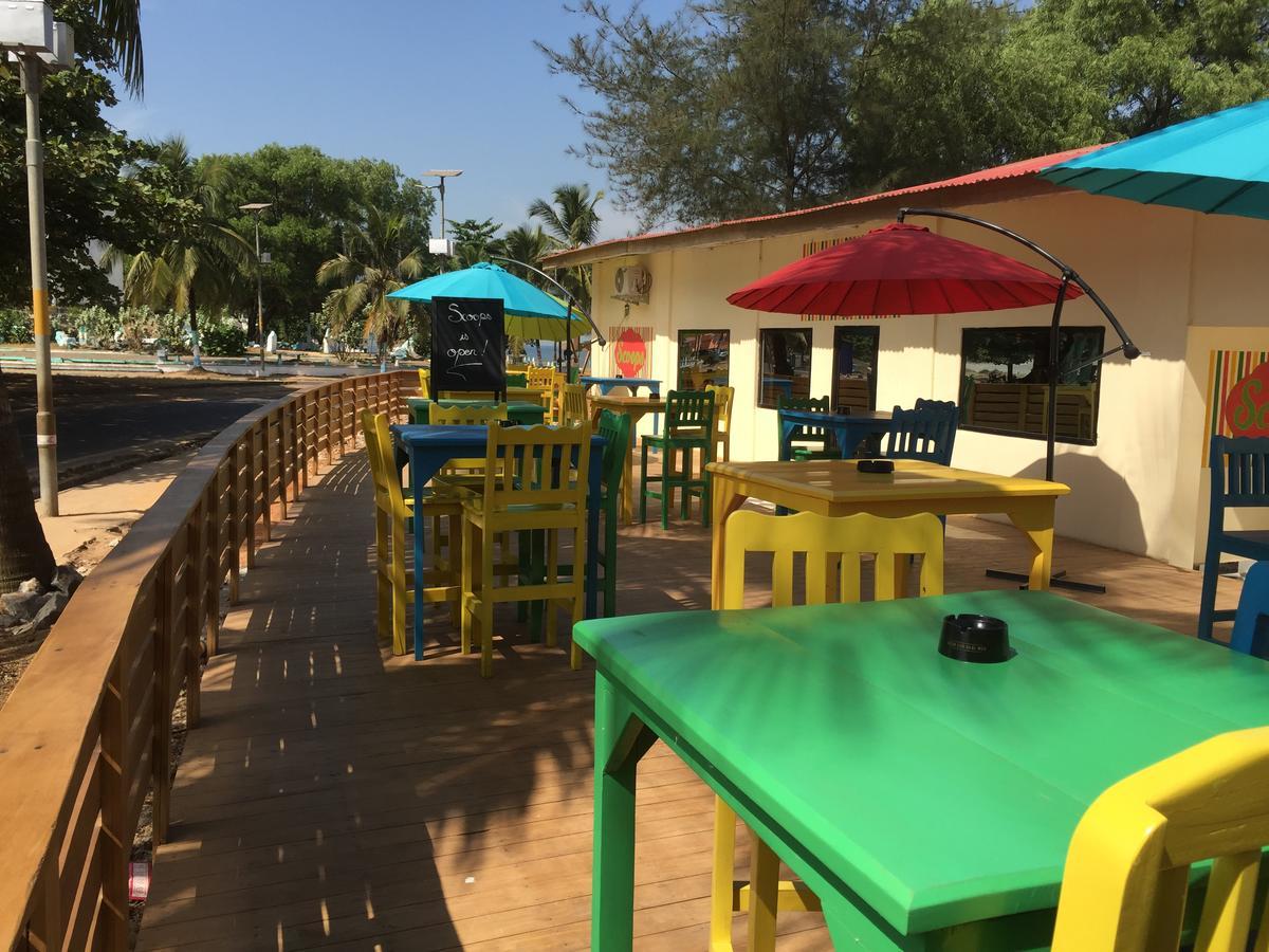 The Family Kingdom Resort Freetown Bagian luar foto