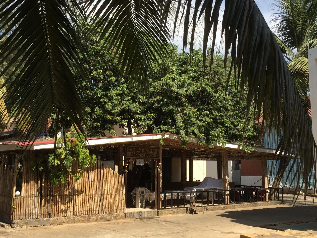 The Family Kingdom Resort Freetown Bagian luar foto