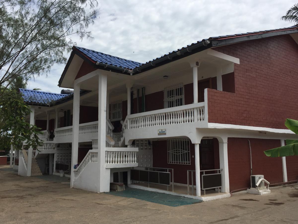 The Family Kingdom Resort Freetown Bagian luar foto