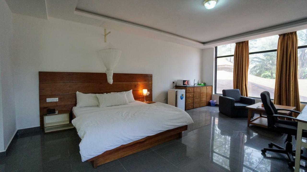 The Family Kingdom Resort Freetown Bagian luar foto